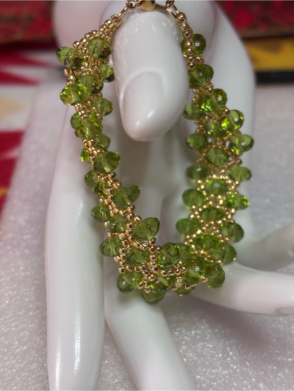Green Crystal Beaded Gold-Tone Cluster Bracelet 7.5 inches - Picture 3 of 6